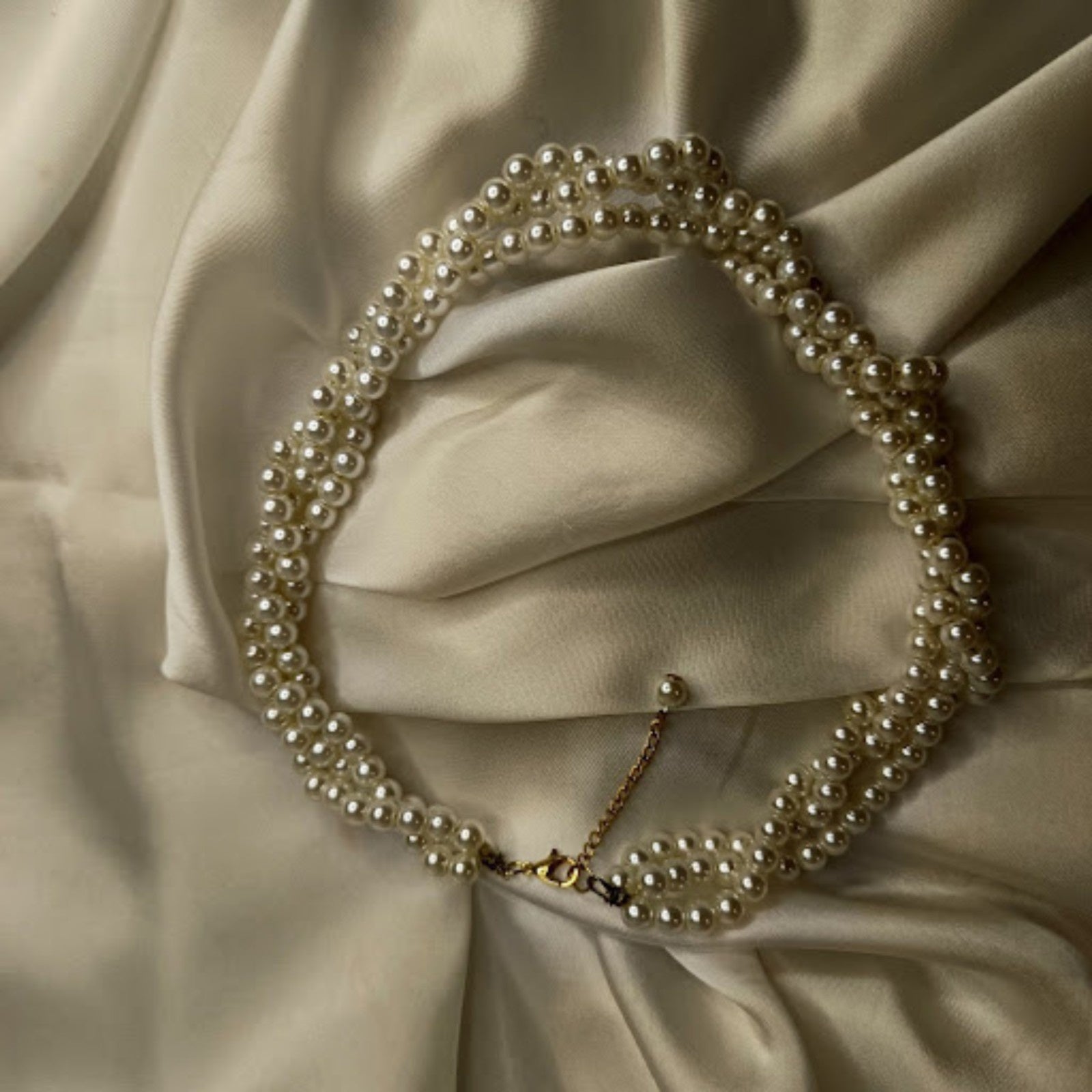 Twisted pearls necklace