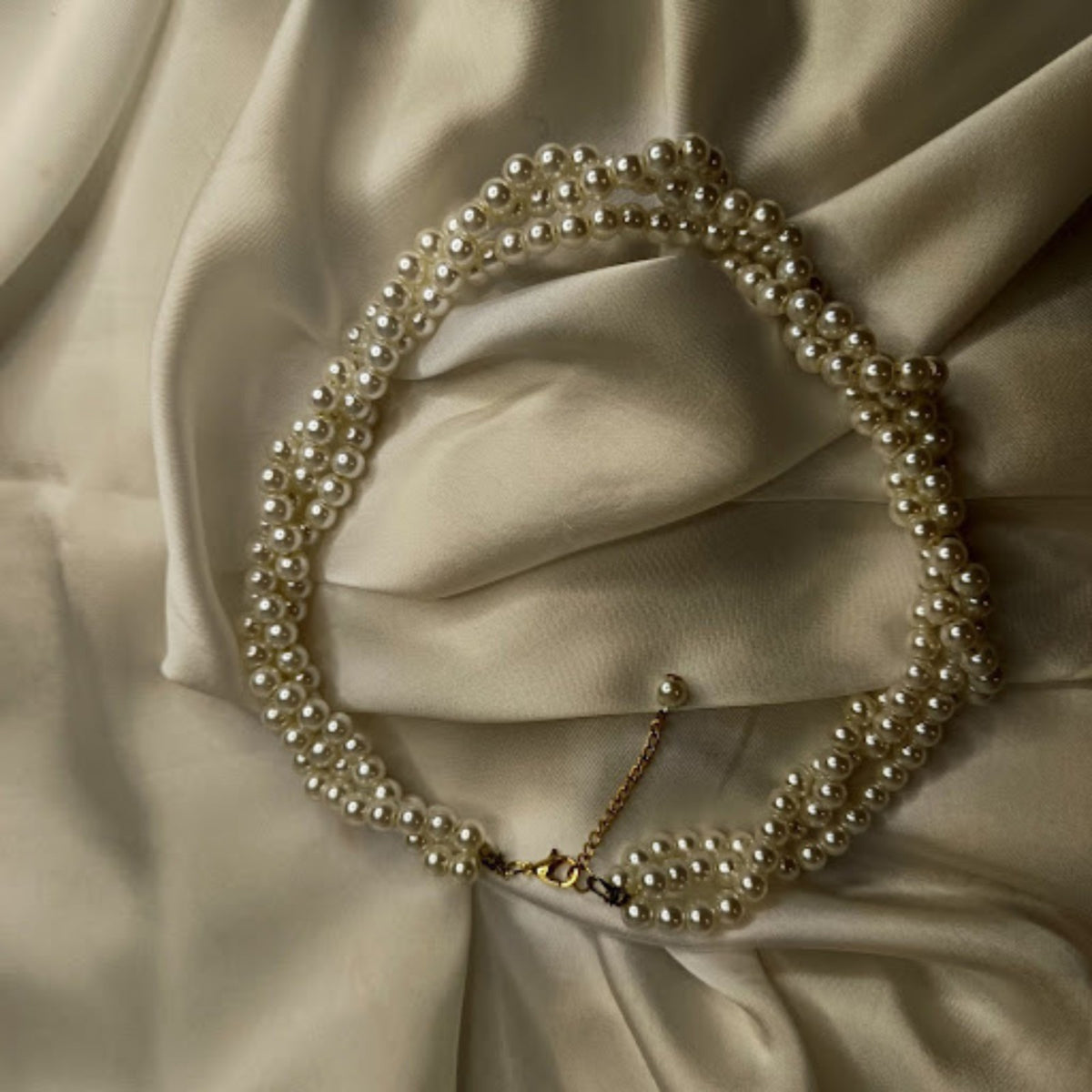 Twisted pearls necklace