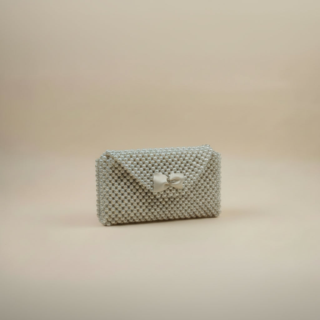 Faux pearls pouch