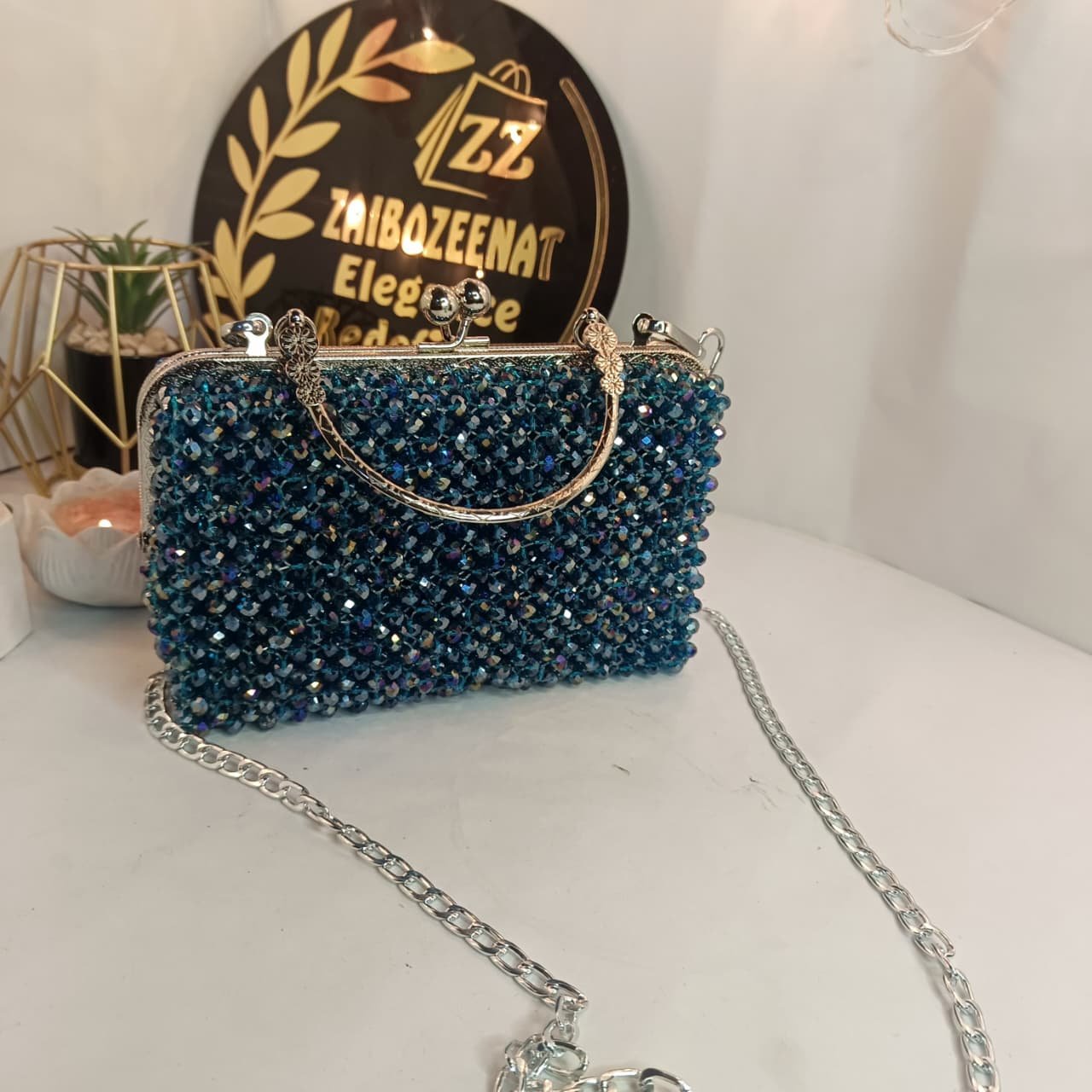 Mettalic frame clutch