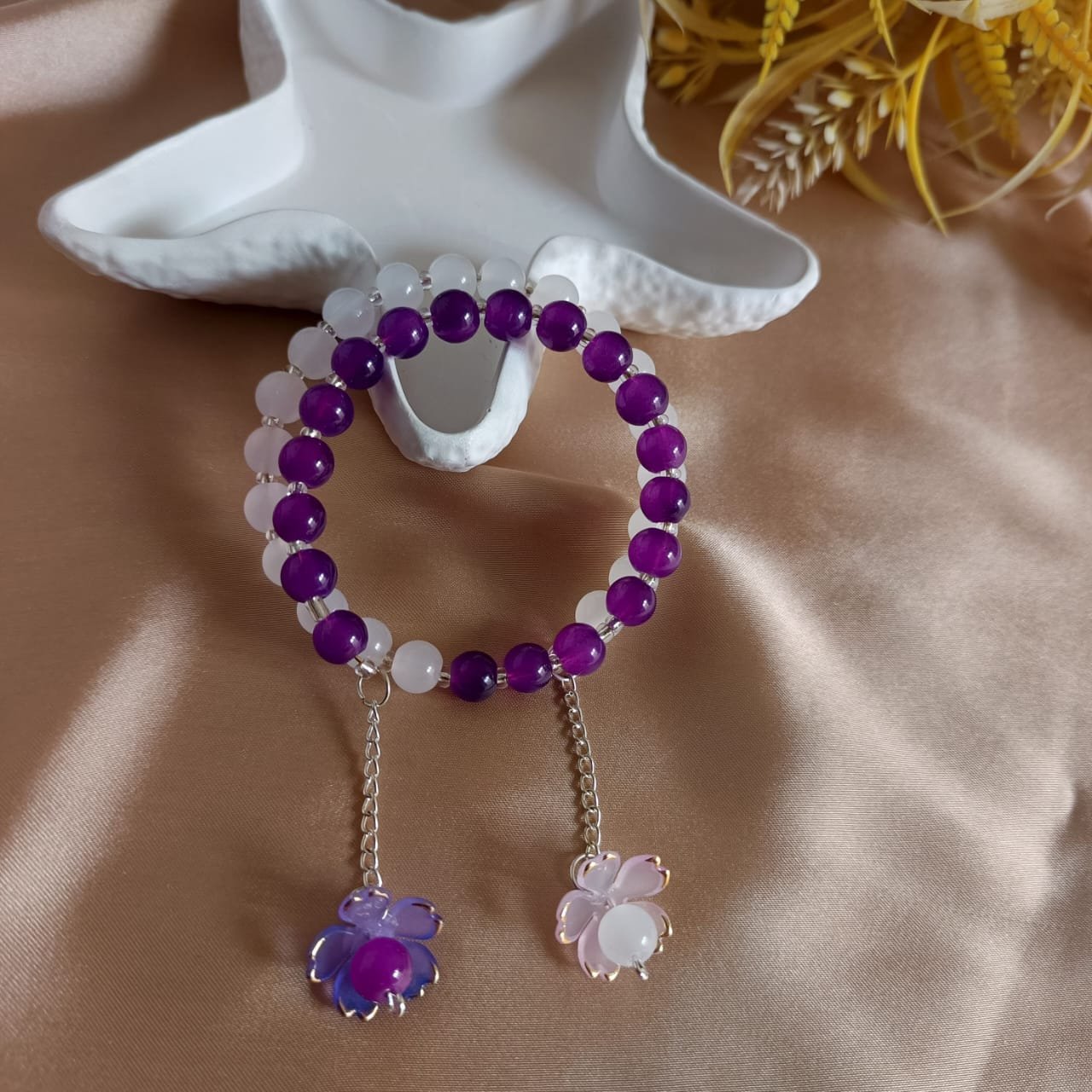 Double layer breclets