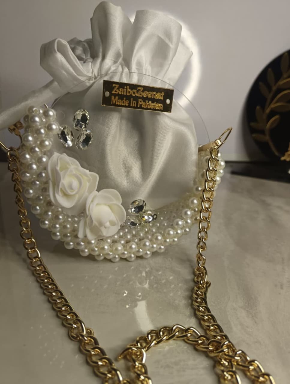 Pearls round sheet bag